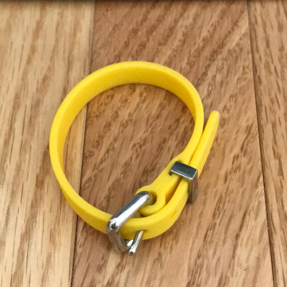 ✨NEW!✨ Marc Jacobs💛neon yellow rubber Bracelet DYT Type 4 Dressing Your Truth T4